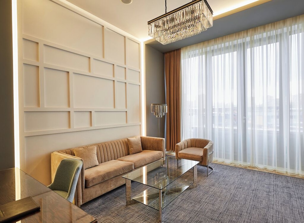 Aghababyan S Hotel 62/77
