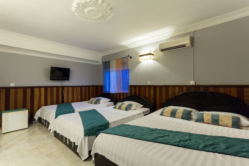 Le Tigre Hotel 14/48