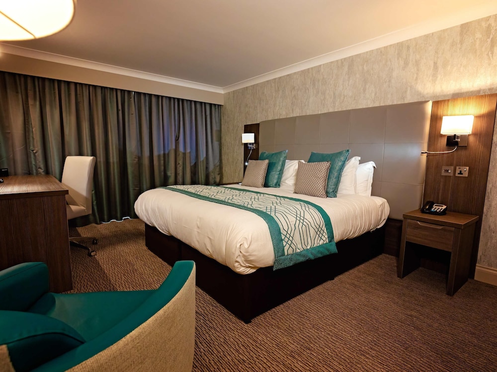Mercure Milton Keynes 24/76