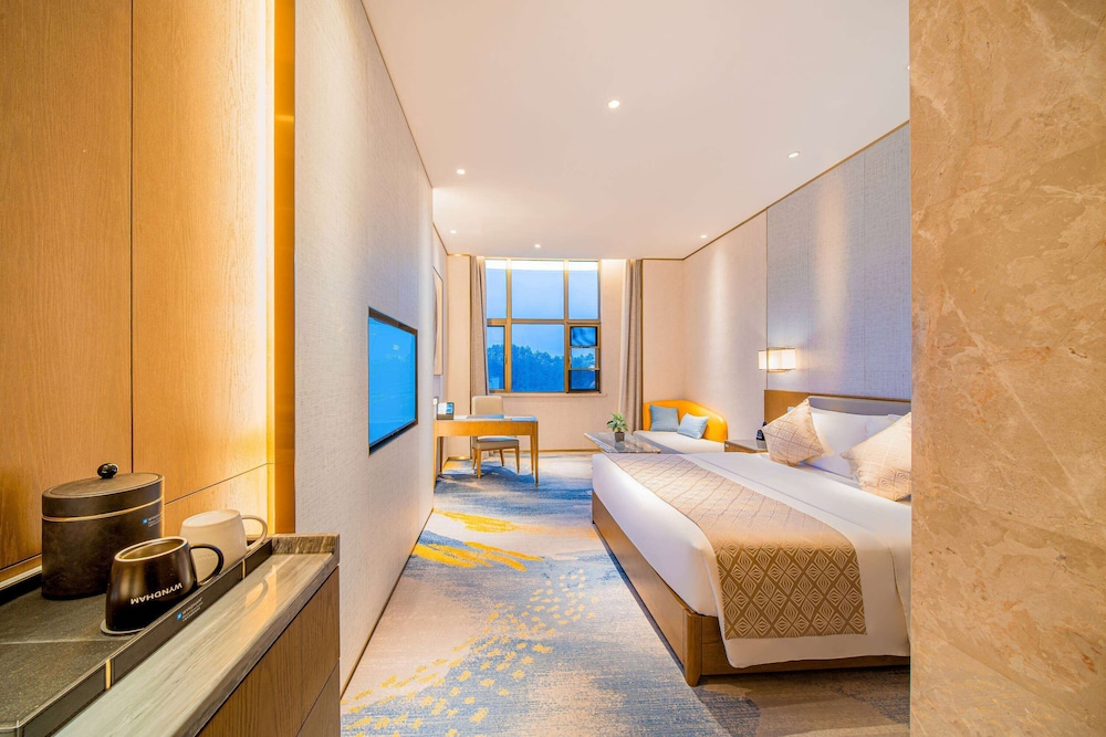Wyndham Shiyan Downtown 11/27