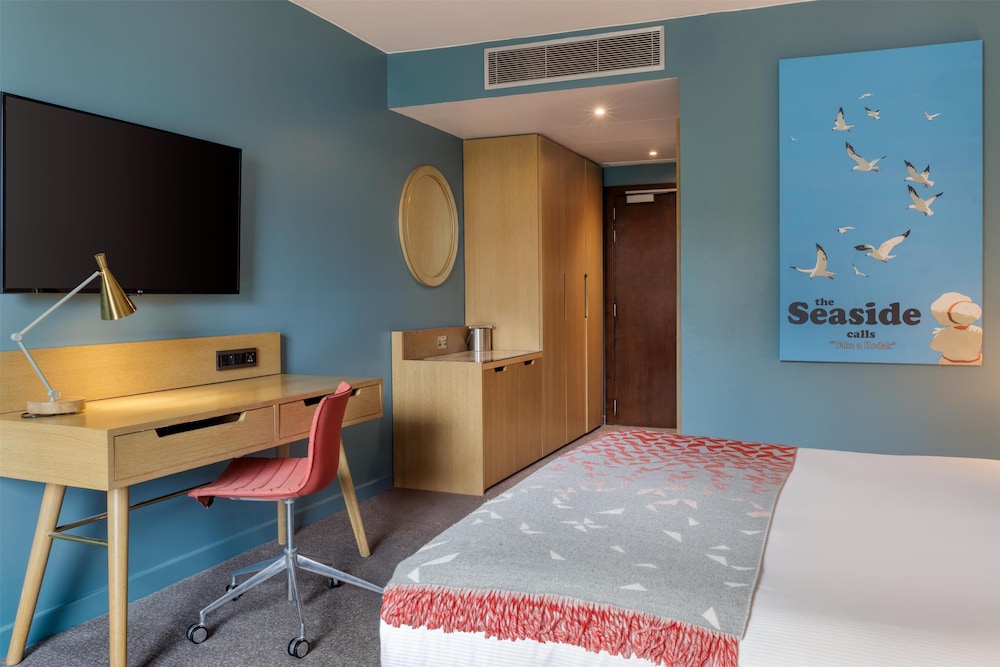 غرفة سوبيريور بسرير كينج، Hilton Bournemouth 4/7