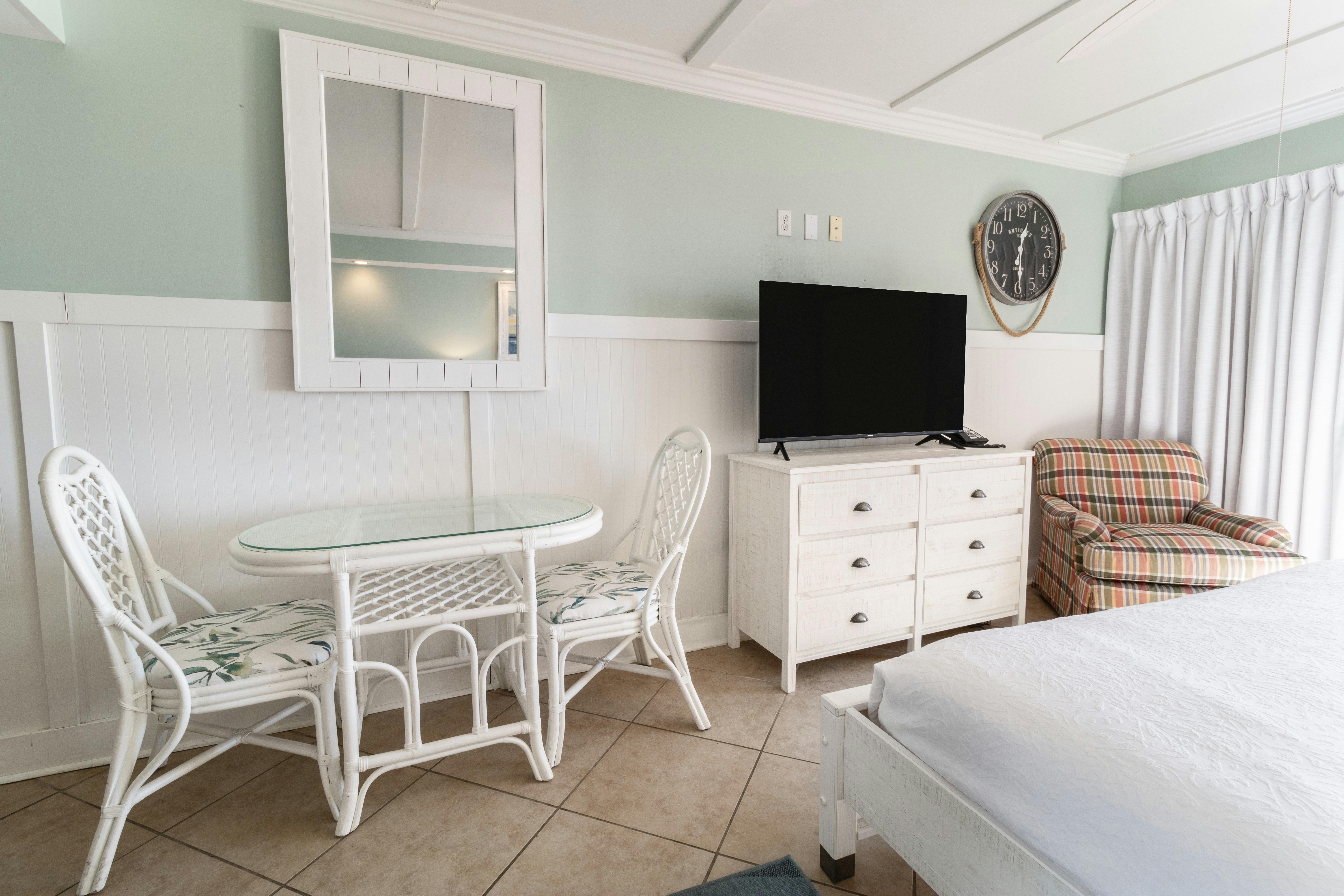 The Oceanfront Litchfield Inn 62/75
