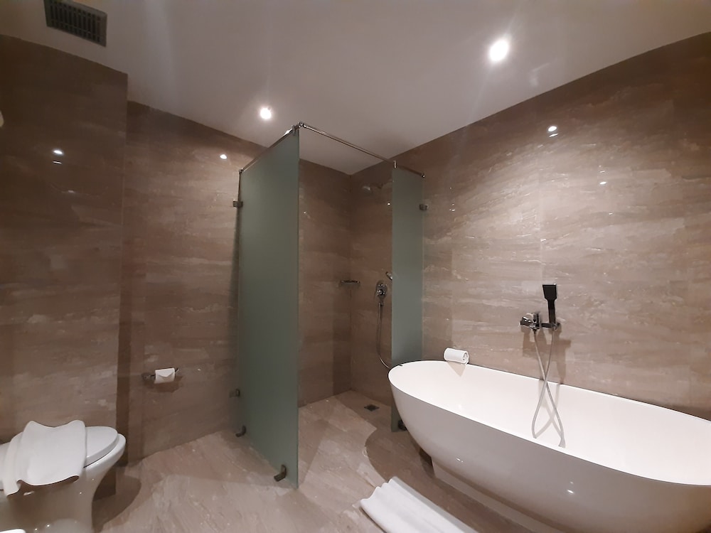 Aston Gorontalo Hotel & Convention Center 57/61