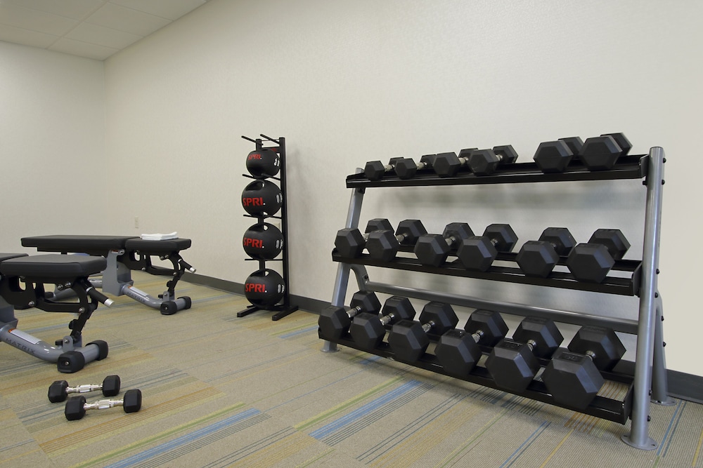 Holiday Inn Express Suites Columbus North 34/54