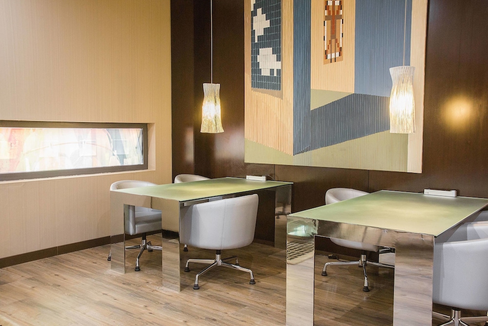 Ac Hotel By Marriott Zamora 43/50