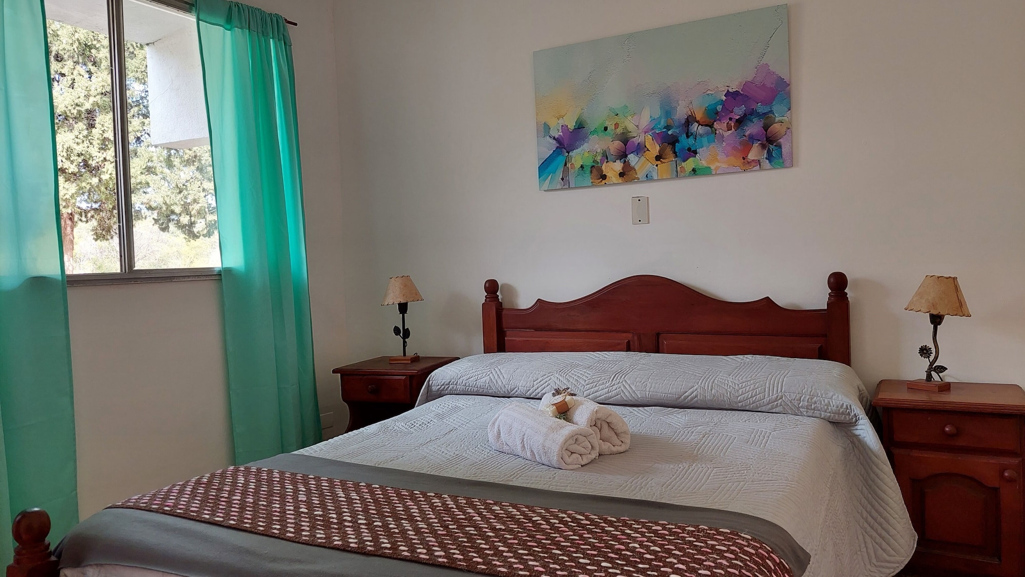 Standard, Queen Bed