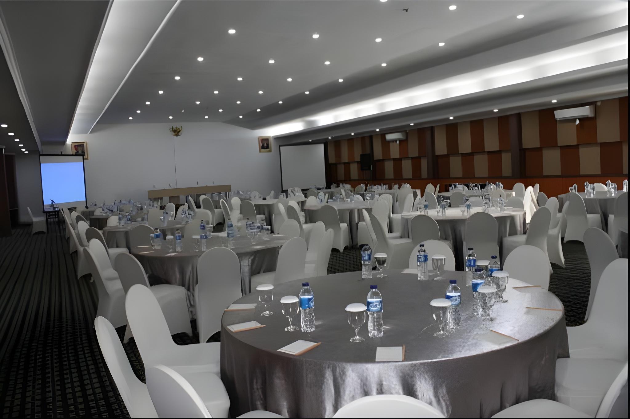Grand Asrilia Hotel 38/50