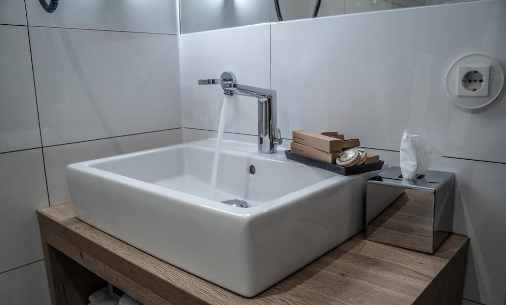 Aeronaut powered by Pearl 1 Living and Yachting Hospitality 39/39