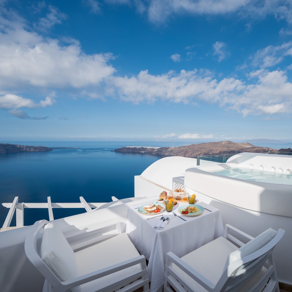 Hotel Above Blue Suites 58/80