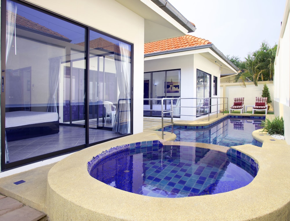 Avoca Pool Villas 24/50