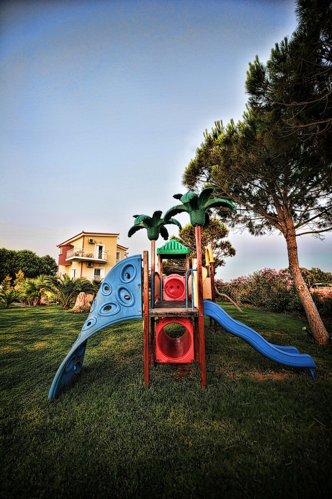Irida Resort Suites 44/78