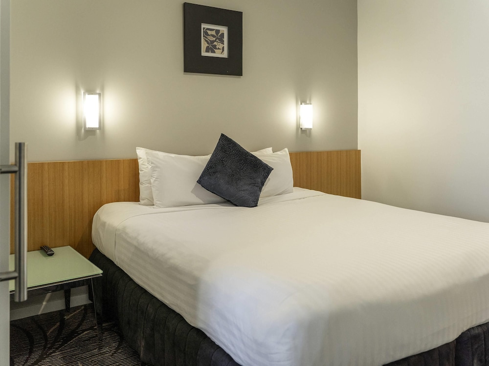 Adelaide Rockford Hotel 15/50