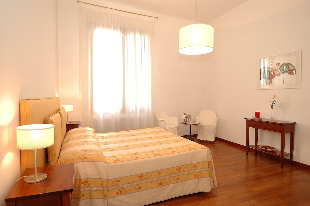 LUXURY, SUITE, CANAL VIEW