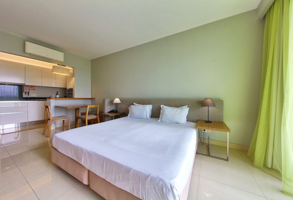 Agua Hotels Riverside 13/49