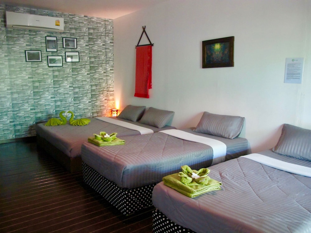 Oasis Lipe Resort 12/66