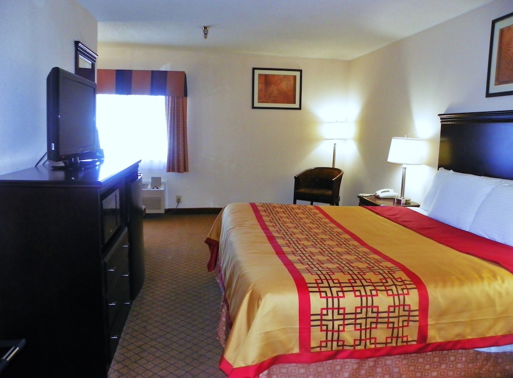 Royalton Inn & Suites 14/29