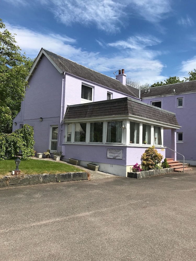 Glenlochy Nevis Bridge Apartments 2/27