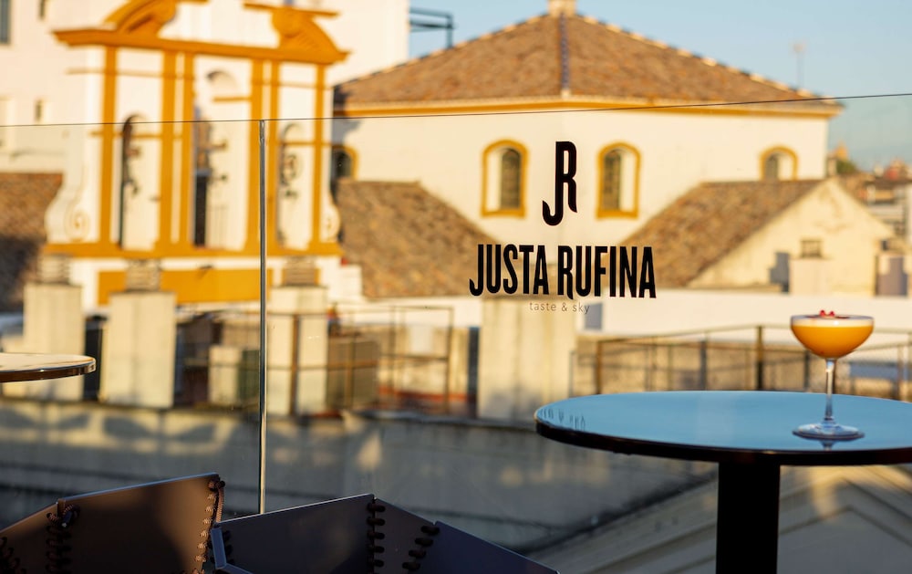 Radisson Collection Hotel, Magdalena Plaza Sevilla 37/73