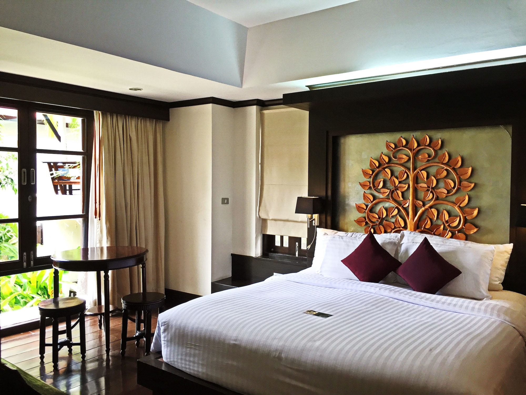 2 BEDROOMS, SUITE