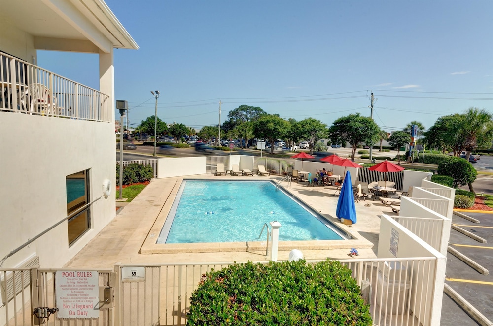 Motel6 Destin, FL 37/51