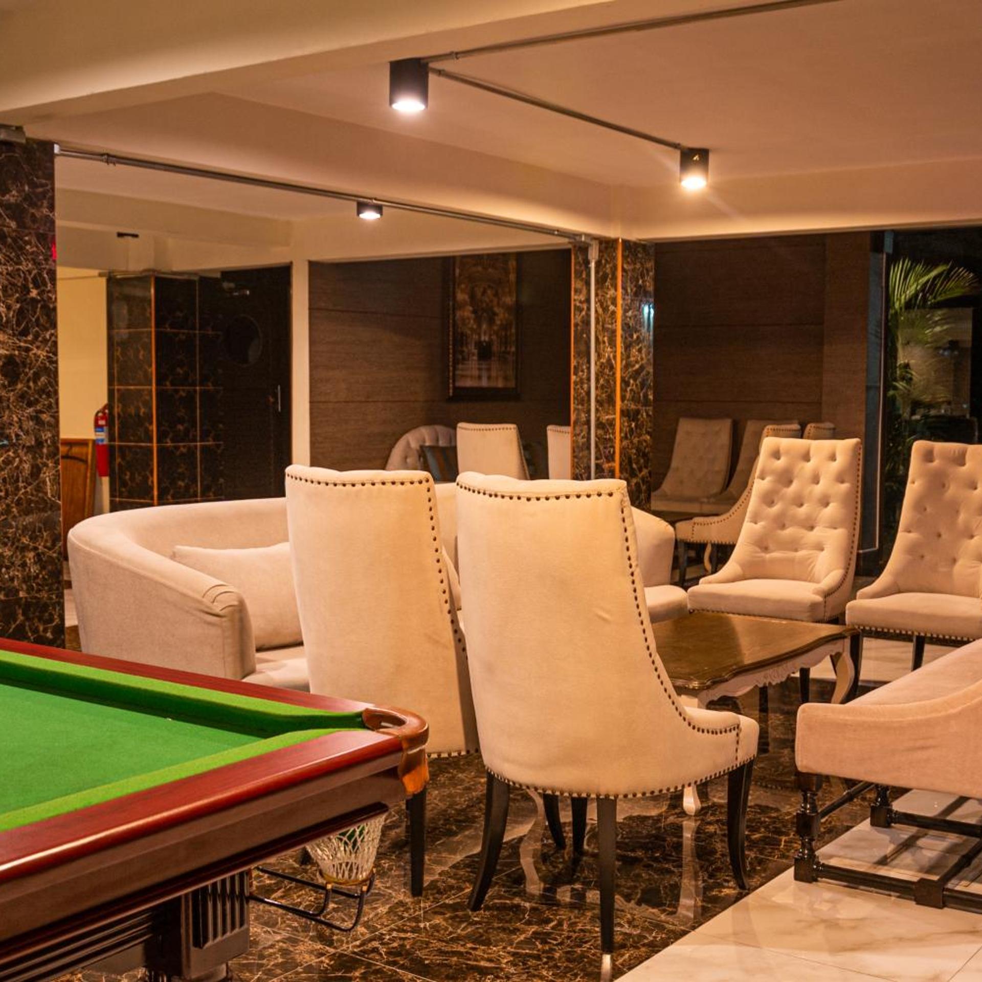 Anandpura Riverside Hotel 35/40