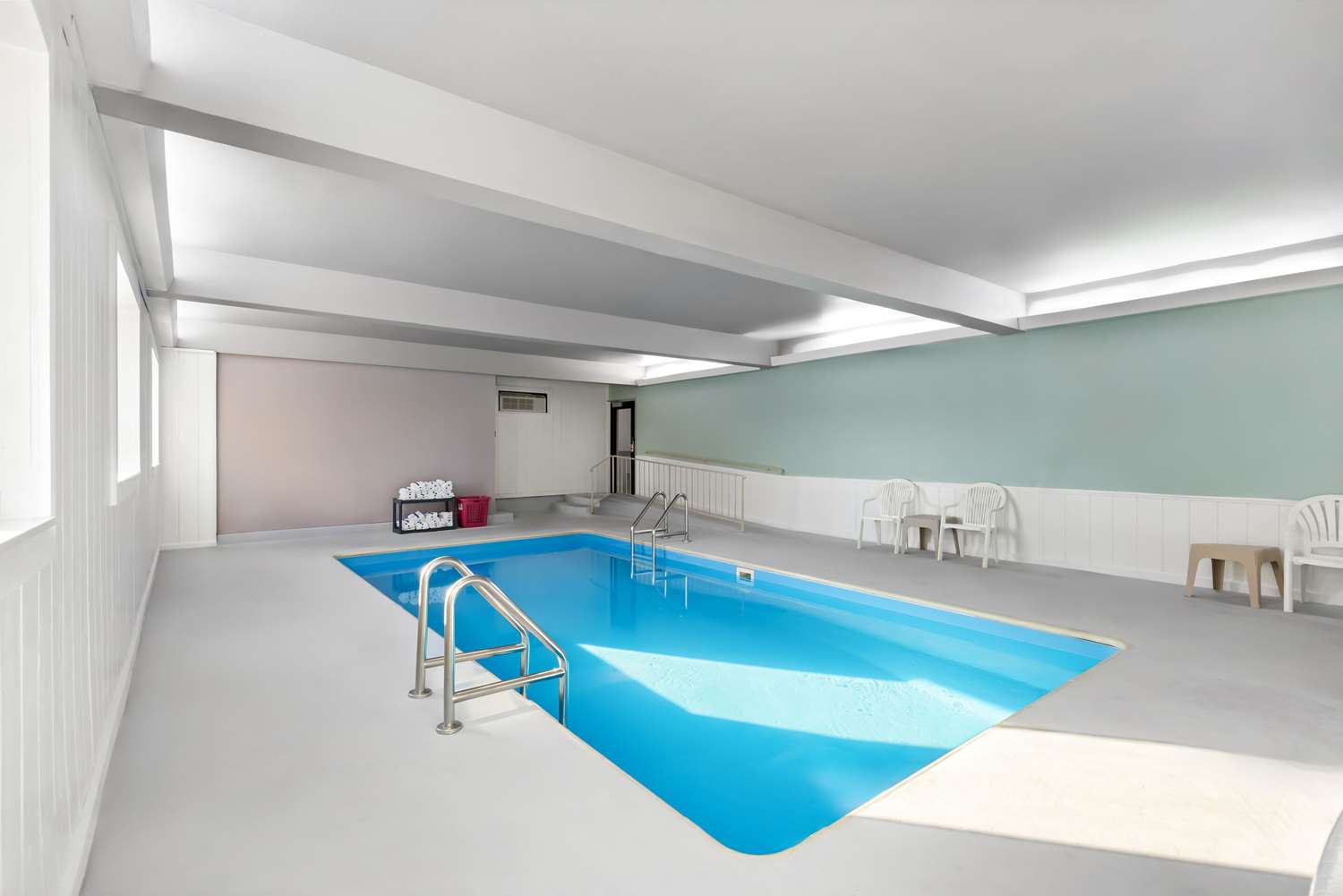 swimming pool spa