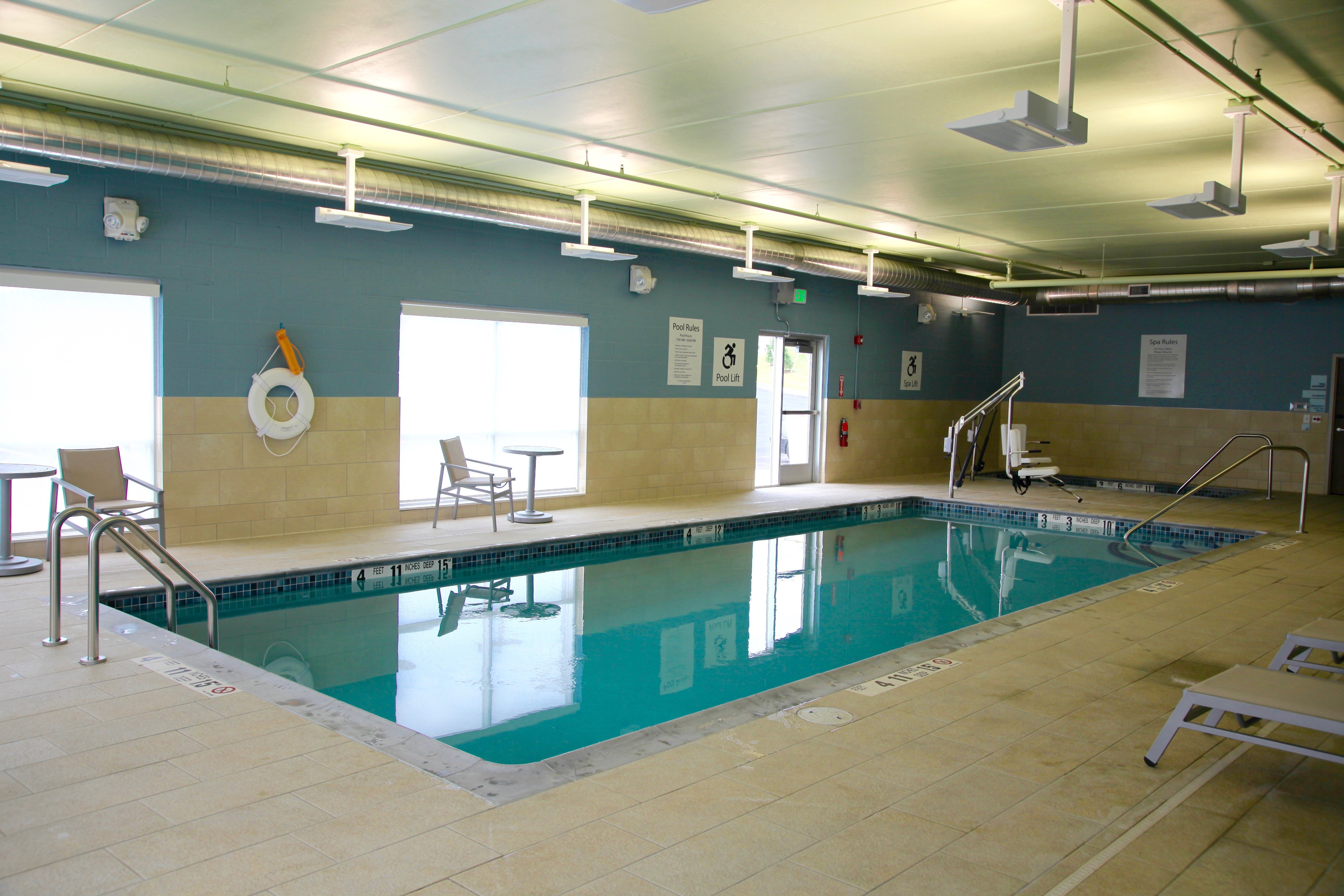 Holiday Inn Express Suites Oswego 15/48