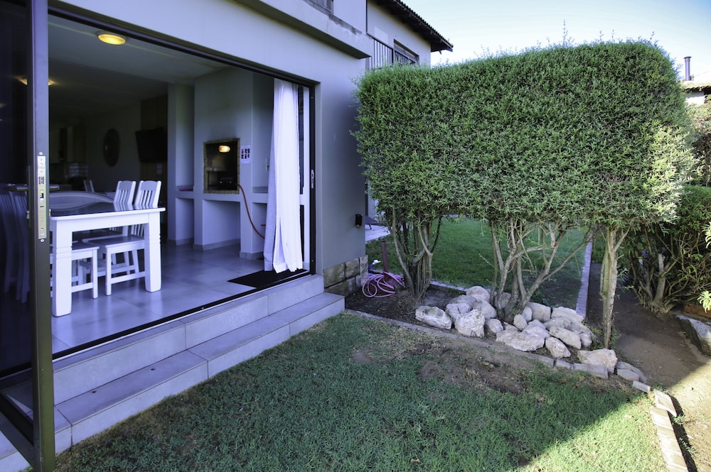4 Bella Casa Self Catering 14/50