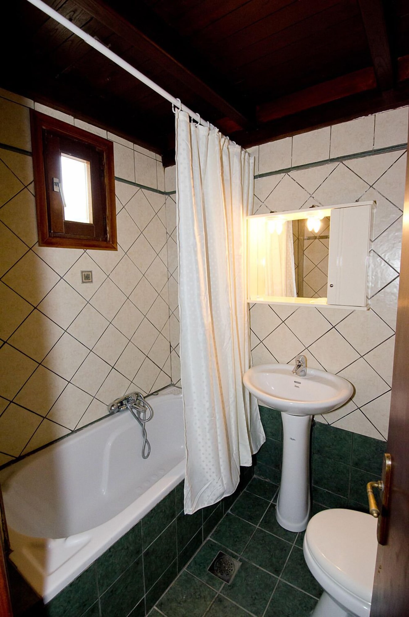 MAISONETTE