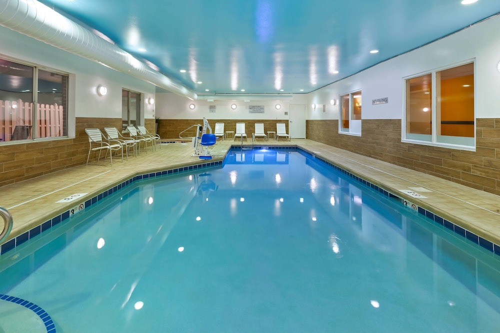 Fairfield Inn Suites Columbus East 16/25