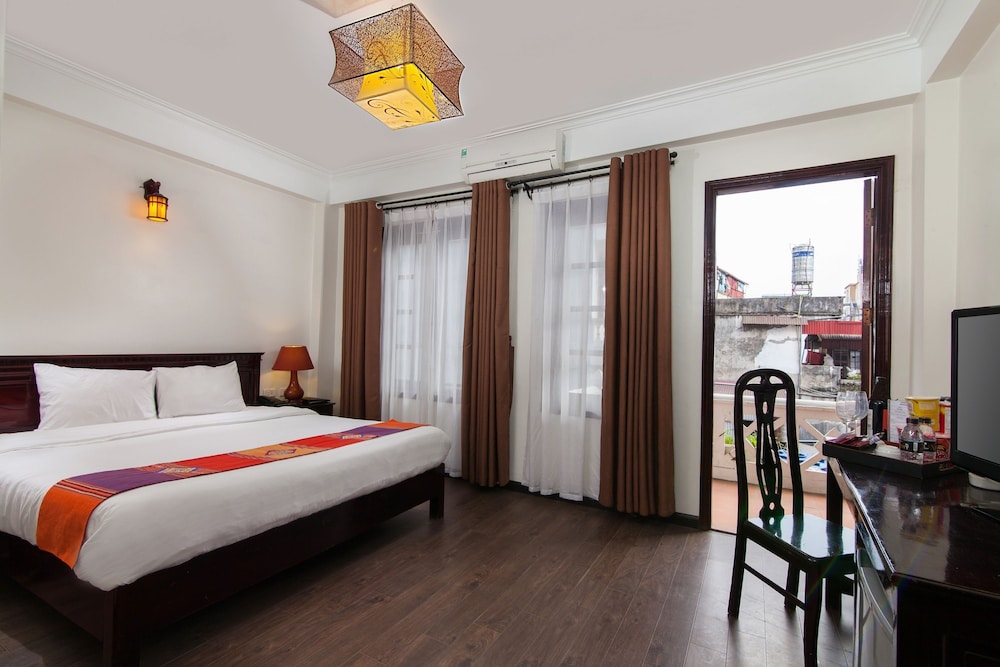 DELUXE, BALCONY