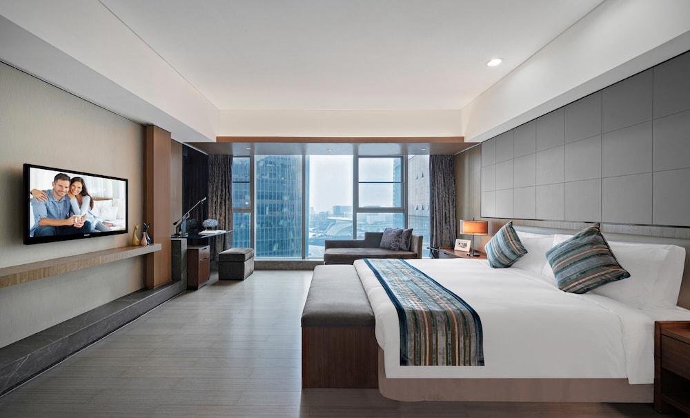 3 Bedrooms, Premier, Apartment, King and Queen and Twin Beds, Canton Tower View