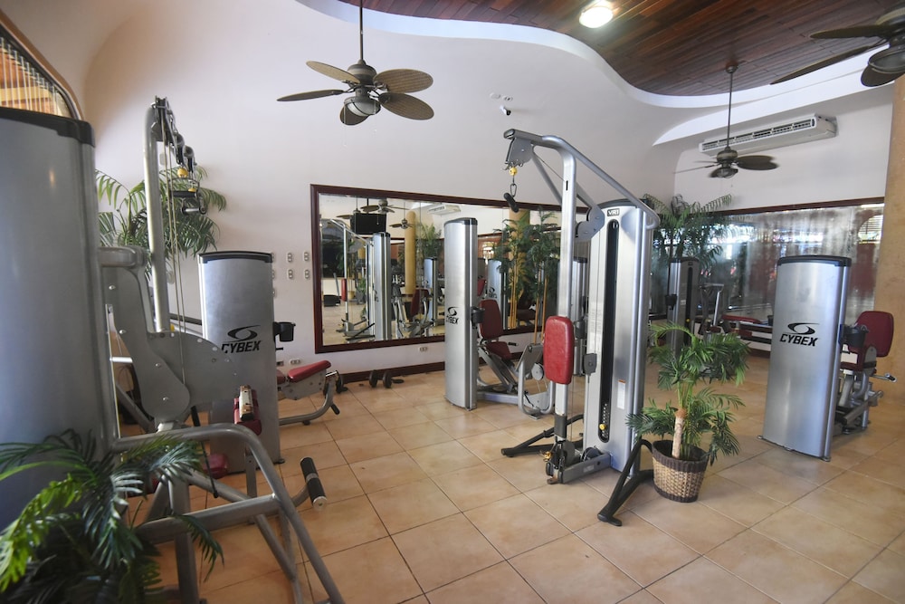 Hotel Casa Roland Golfito (ex Casa Roland Marina Resort) 36/72