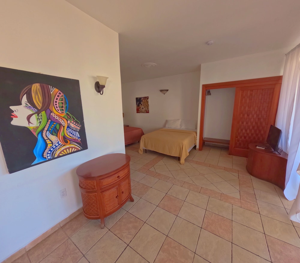 1 BEDROOM, JUNIOR SUITE, POOL VIEW