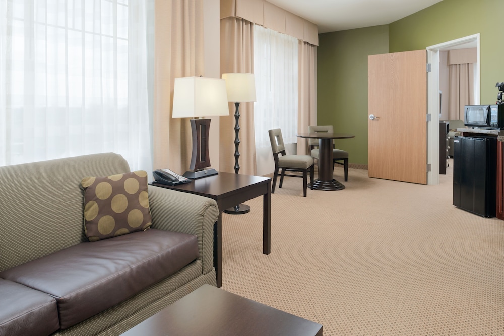 Holiday Inn Express Hotel & Suites North Sequim 54/77