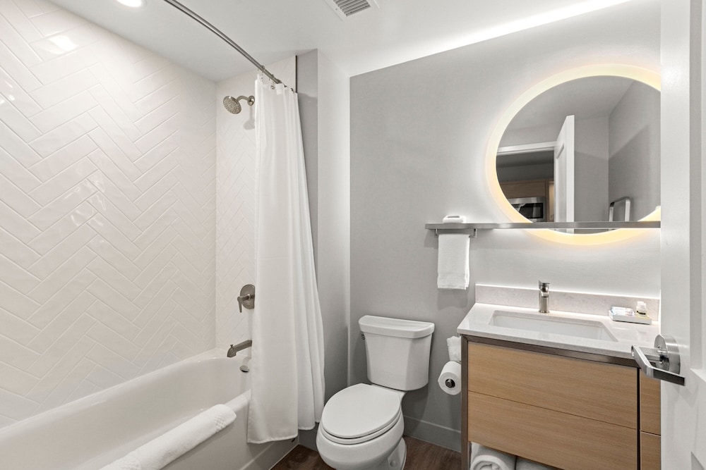 TownePlace Suites by Marriott Cape Canaveral Cocoa Beach 48/50