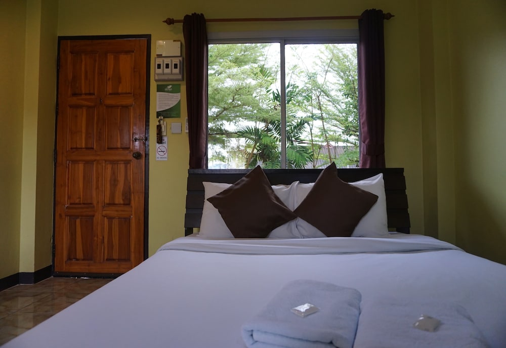 Phoemphoon 2 Hotel 40/54