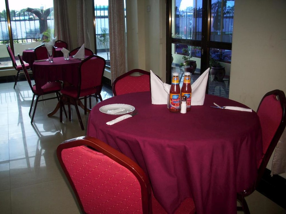 Sawe Hotel 32/43