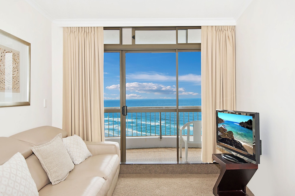 Surfers International Apartments 19/35