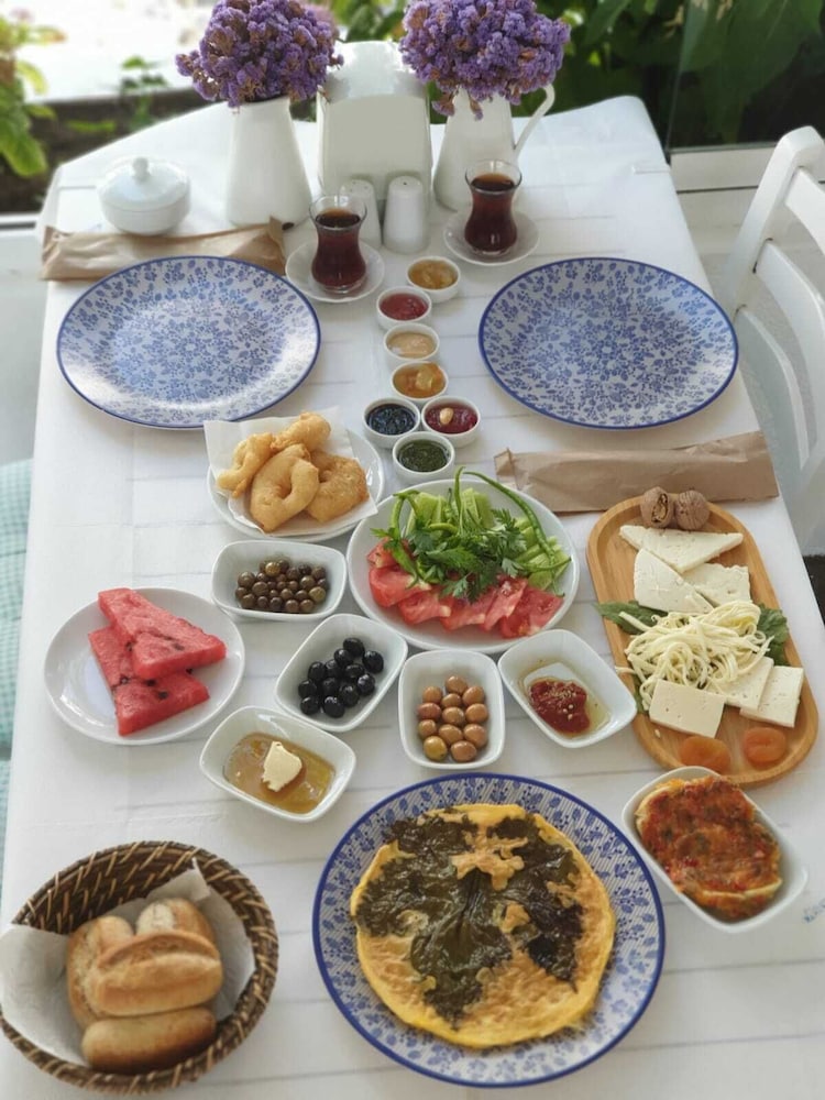 Sardunya Hotel 41/49