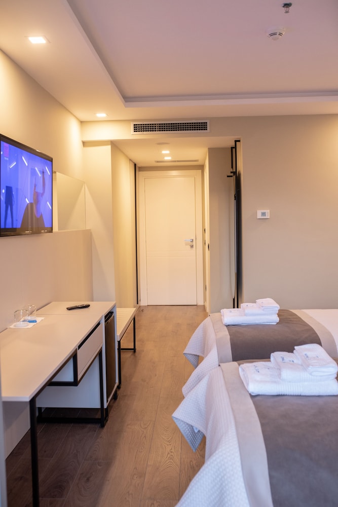 Royal East Resort 33/64