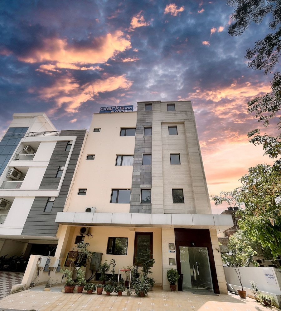 Clarks Inn Express Jaipur 4/60