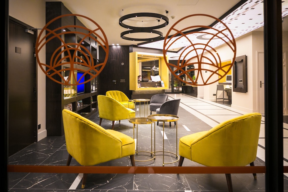 Best Western Hotel Journel Saint-Laurent-Du-Var 36/45