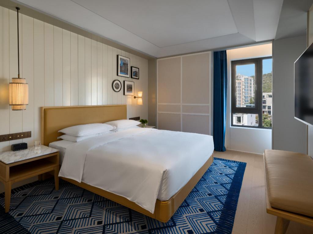 Hyatt Centric Ocean Front Xiamen 11/48