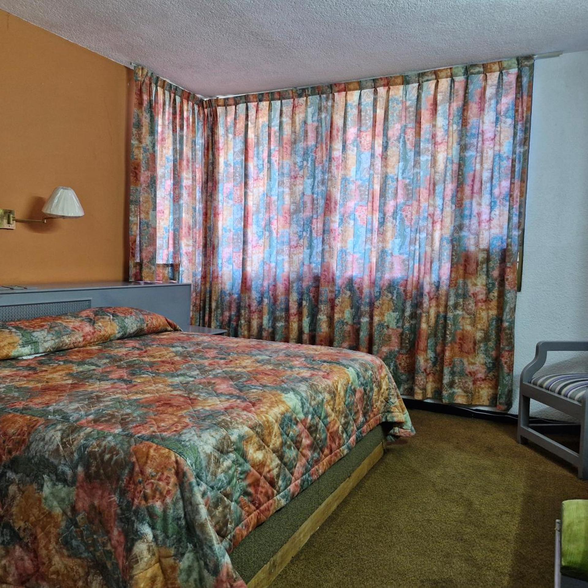 Hotel Parador Del Rio 33/95