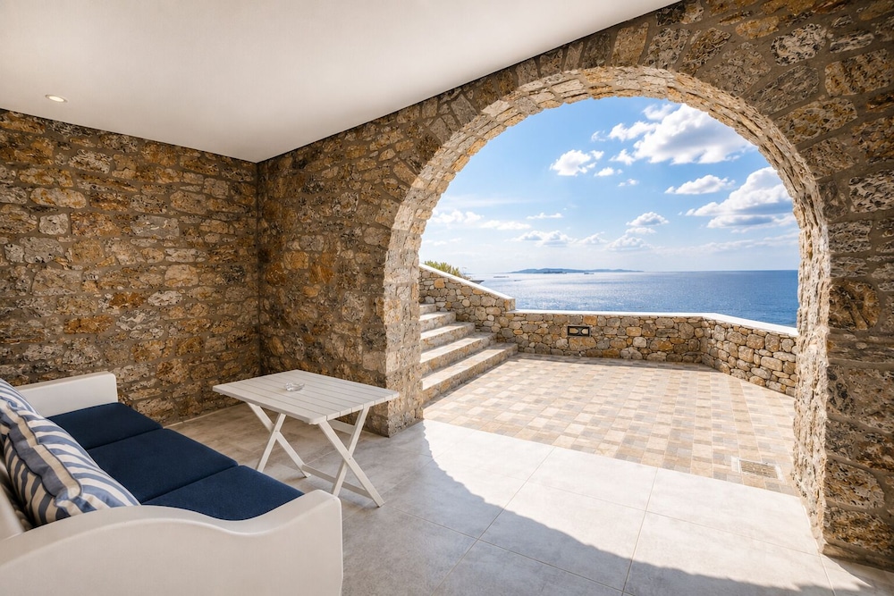 Villa Oceania 18/50