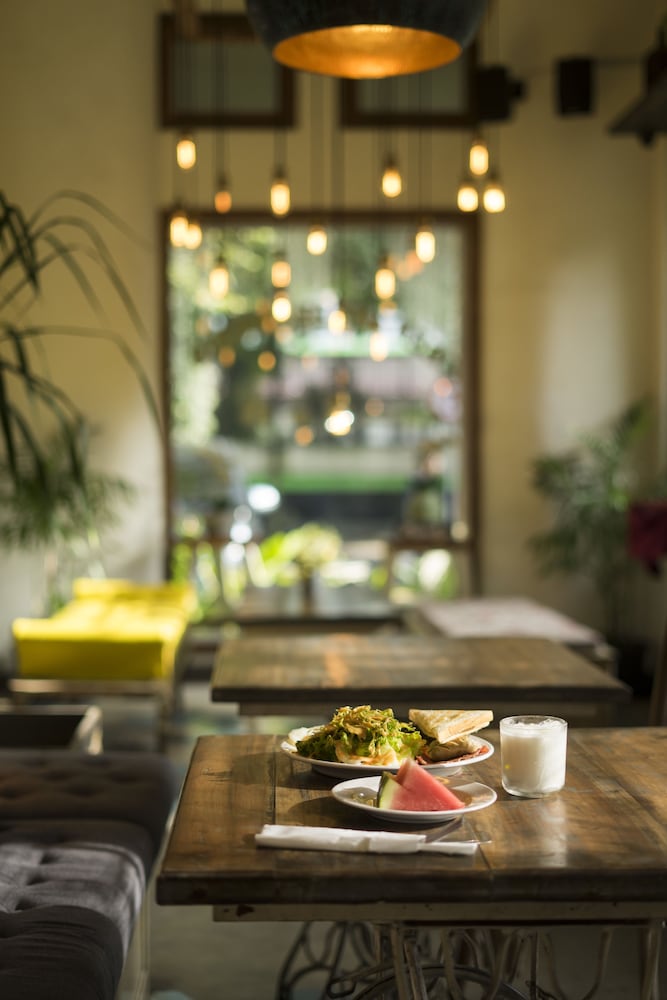 Summerbird - Bed And Brasserie 52/63