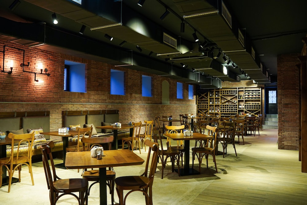 Epigraph Design Hotel 50/61