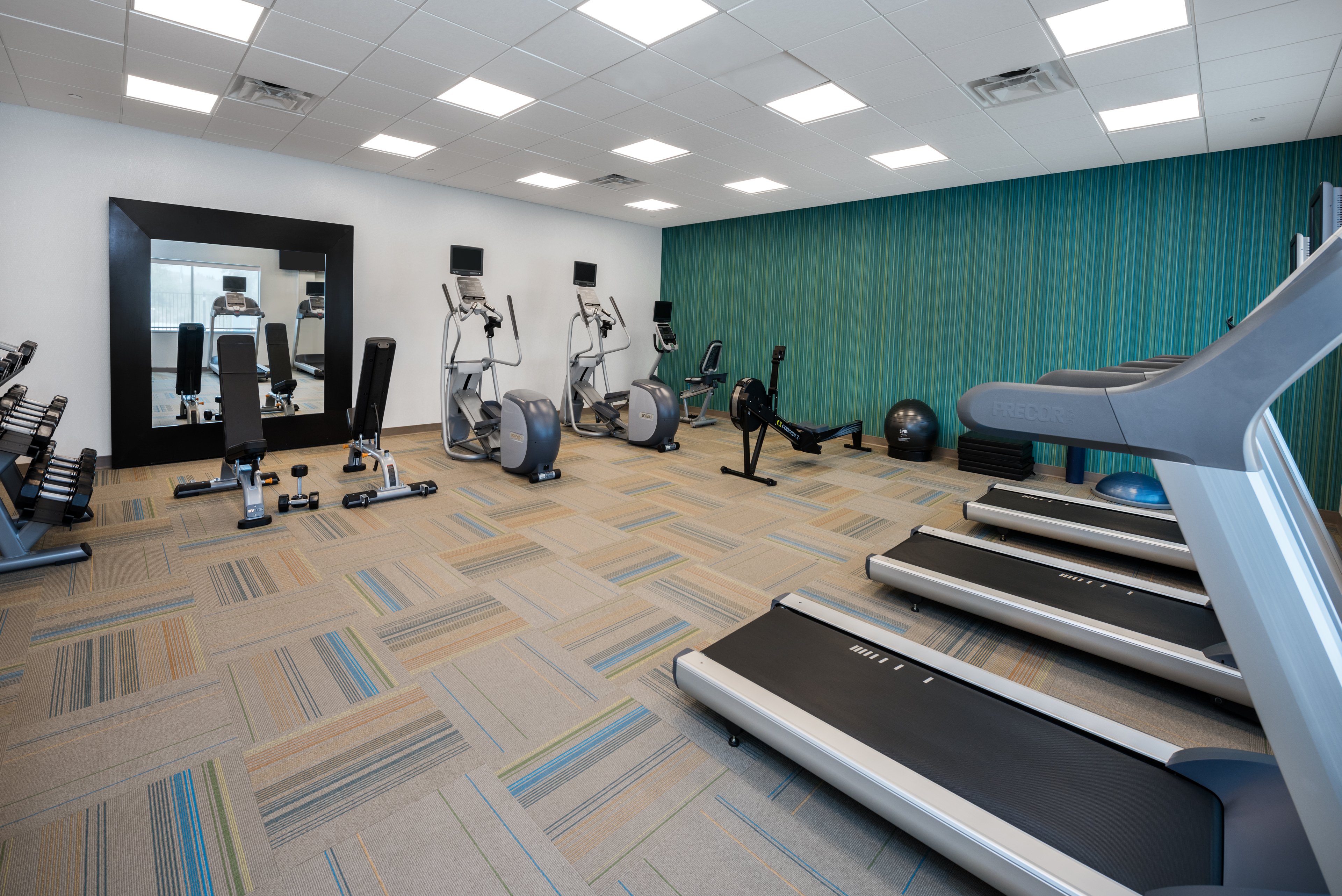 Holiday Inn Express & Suites Bryan 33/69