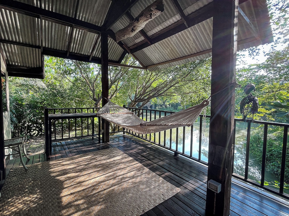 Mae Nai Gardens 25/50